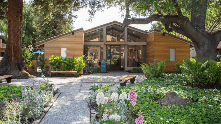 Terra Glen in San Jose: 112 units on 3.78 acres, built in 1978 and renovated with bamboo cladding. Photographed by Jason Foy.