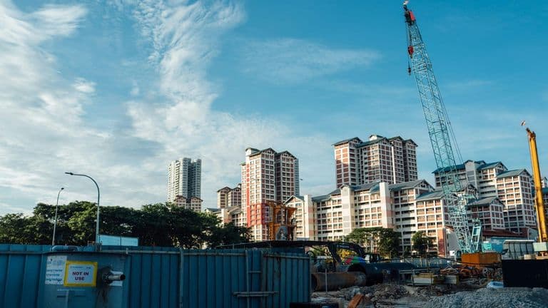 Momentum Lags in Commercial Real Estate as Stakeholders Delay New Projects