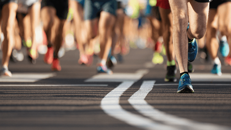 Los Angeles Marathon Draws Thousands of Runners Across the City