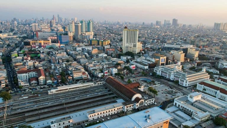 Los Angeles Business Sector Shows Resilience Amid Economic Shifts