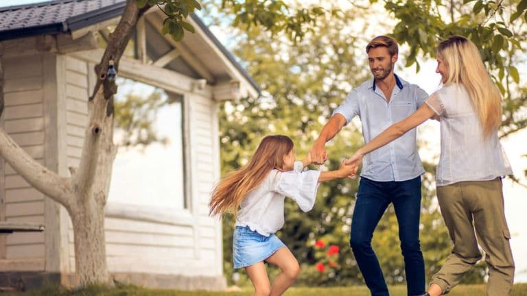 Off-Grid Living Gains Popularity Amid Rising Rural Mortgage Applications
