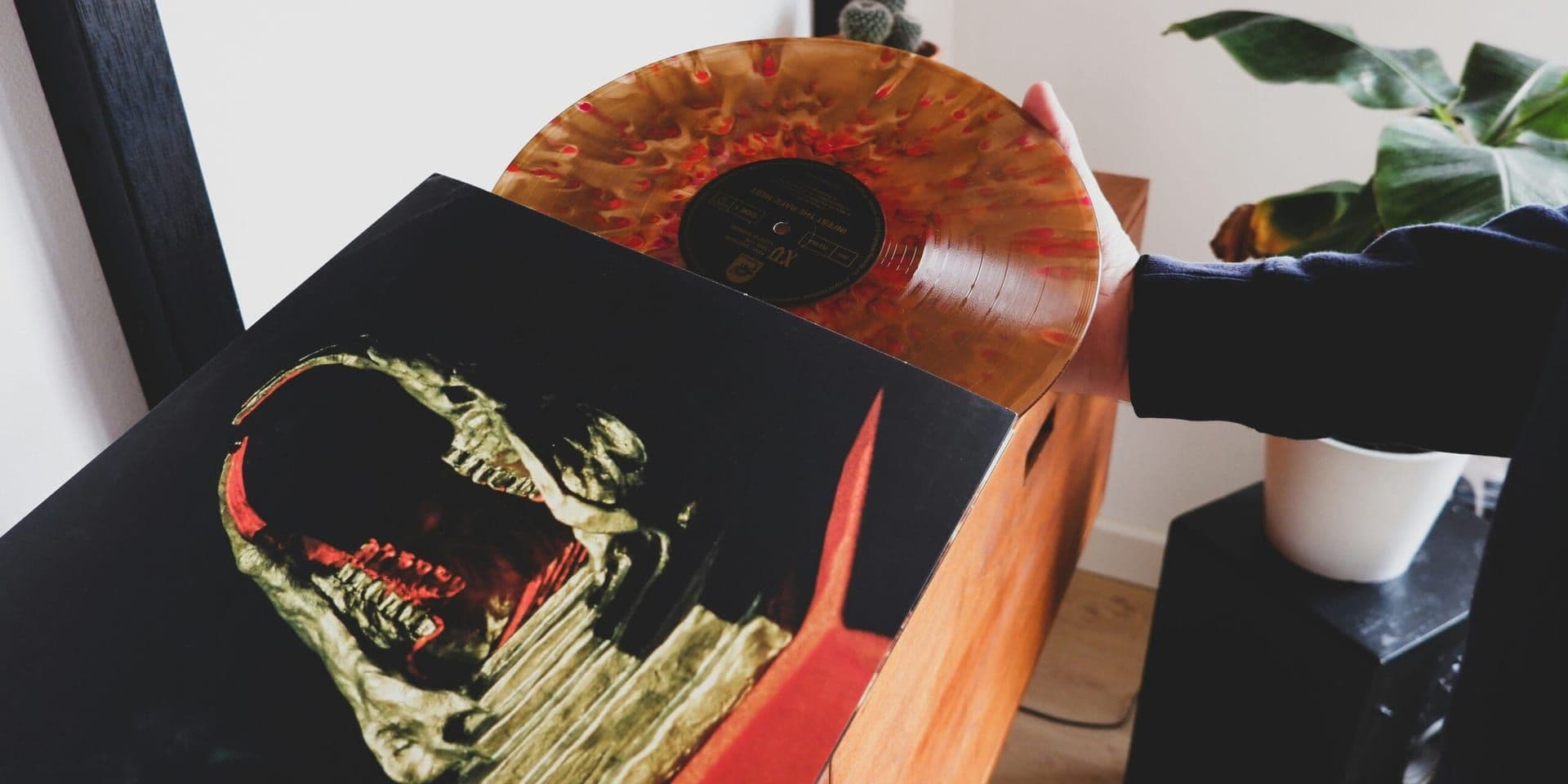 Taylor Swift’s Bold Vinyl Drop Sparks Fan Frenzy