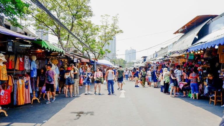 Real Estate Strategy Insights: Buyers & Sellers Adapt to the Summer Market