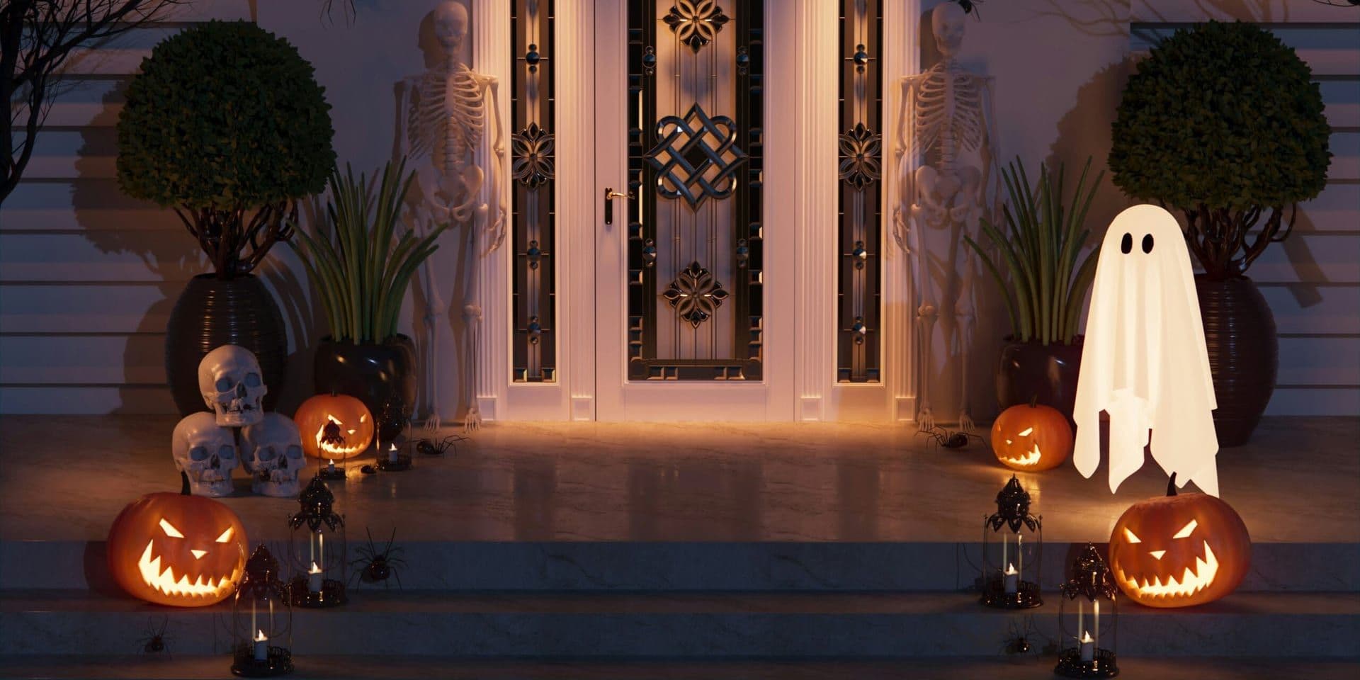 Hollywood Forever Cemetery Hosts Outdoor Movie Nights