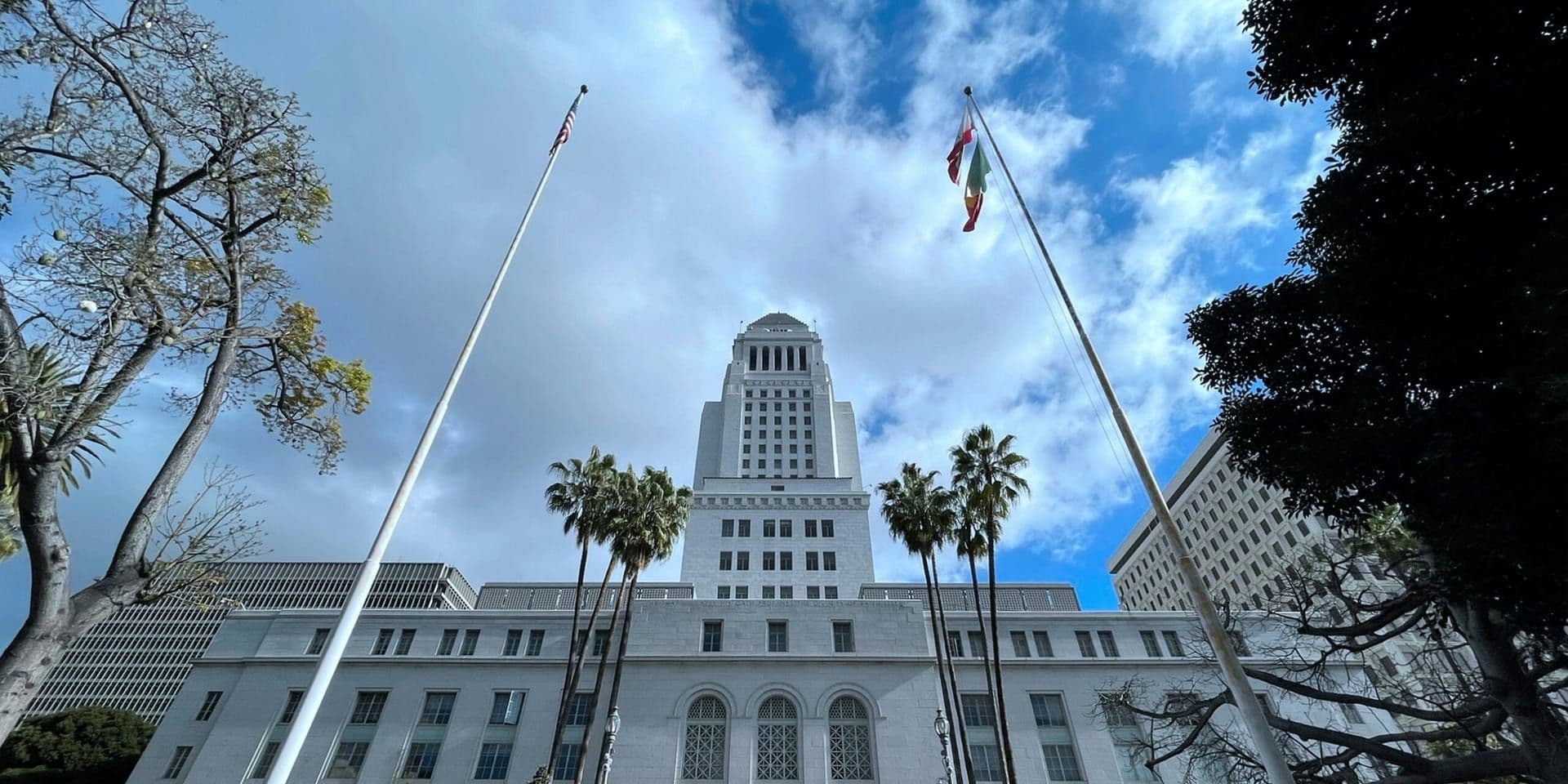 Mayor Karen Bass Takes Pay Cut to Address Los Angeles Budget Deficit Amid Rising Fiscal Pressures