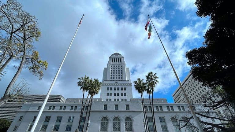 Mayor Karen Bass Takes Pay Cut to Address Los Angeles Budget Deficit Amid Rising Fiscal Pressures