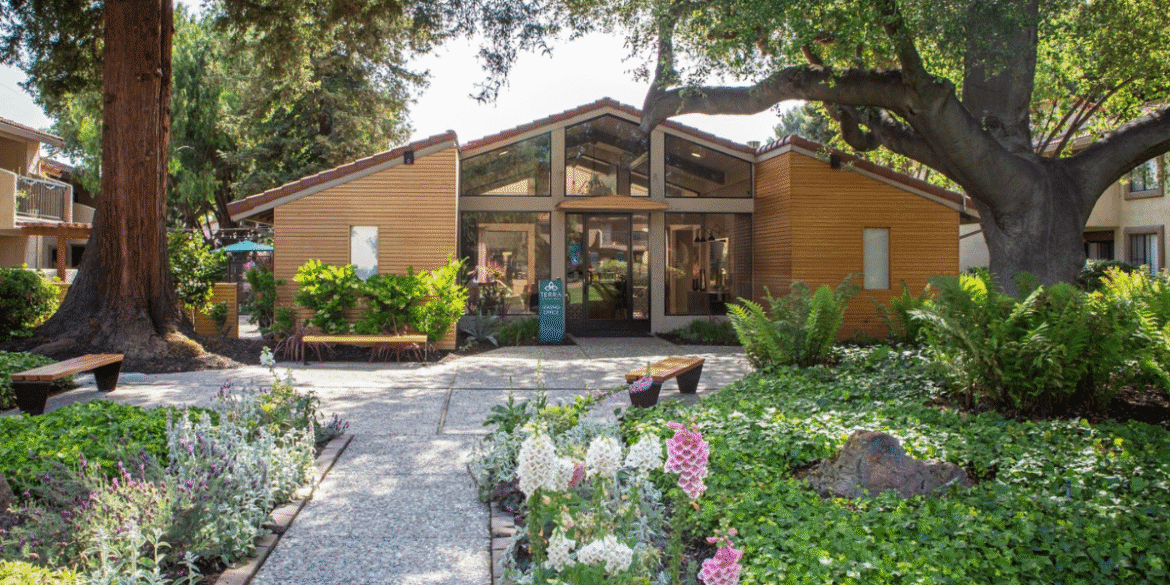 Terra Glen in San Jose: 112 units on 3.78 acres, built in 1978 and renovated with bamboo cladding. Photographed by Jason Foy.